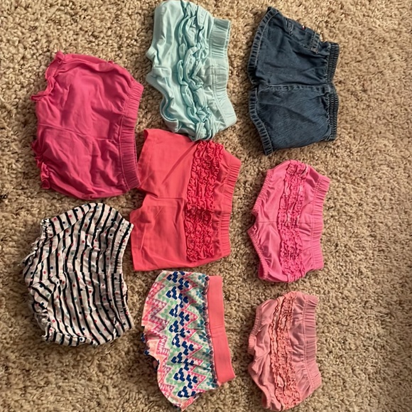 Set of shorts for baby girl size 6 months - Picture 8 of 8